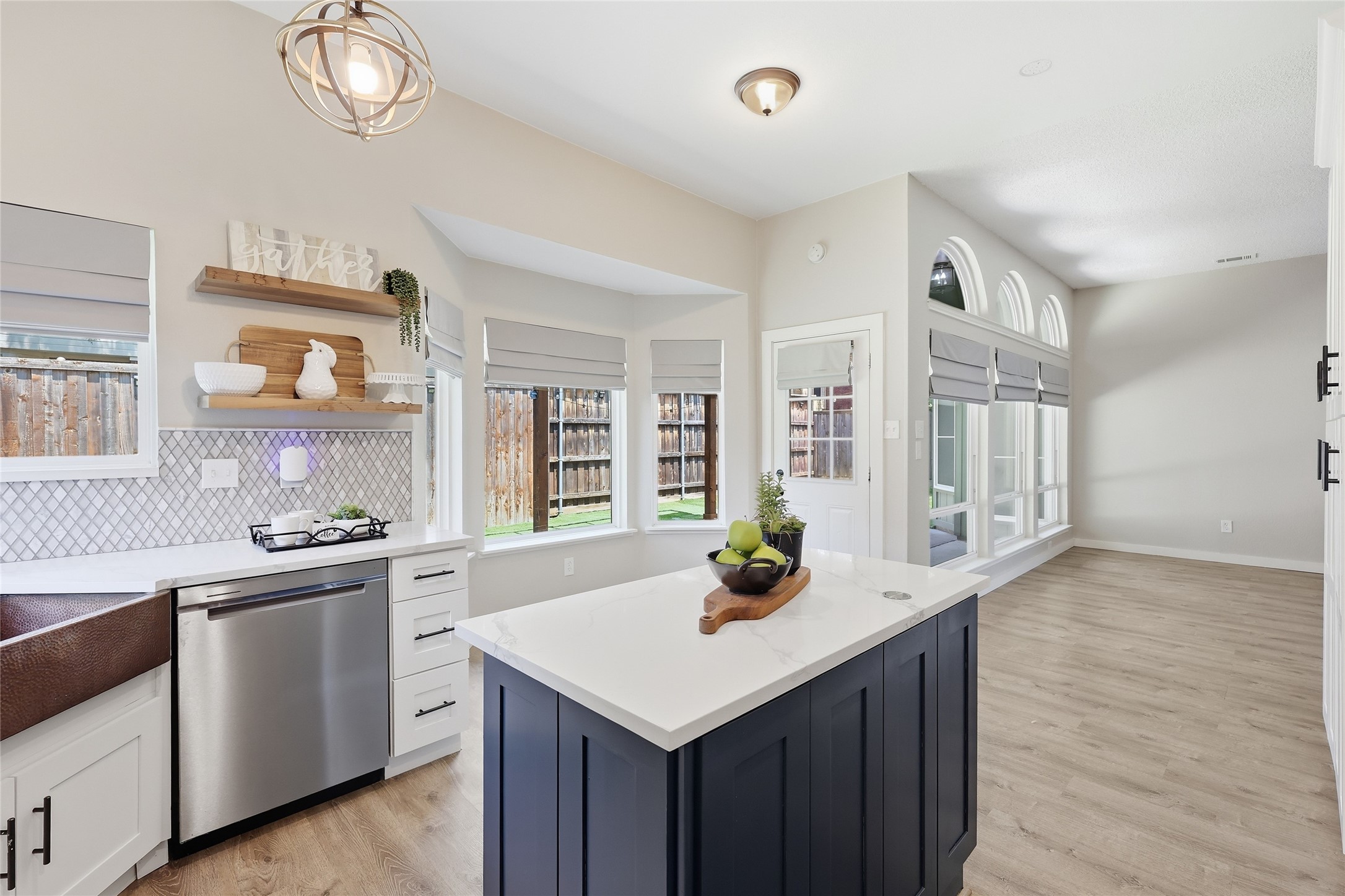 2313 Whitman Lane