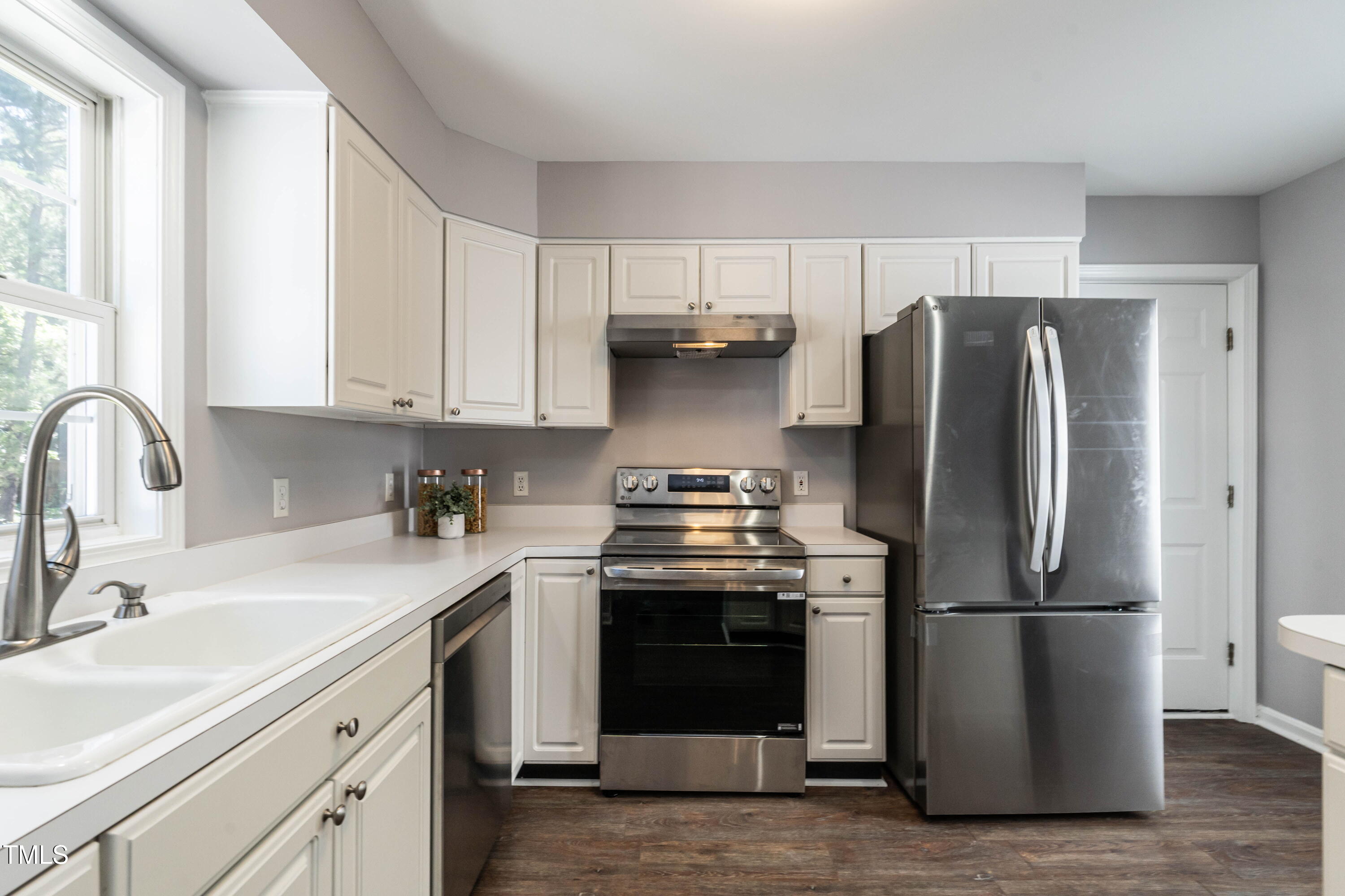 3045 Creek Moss Avenue