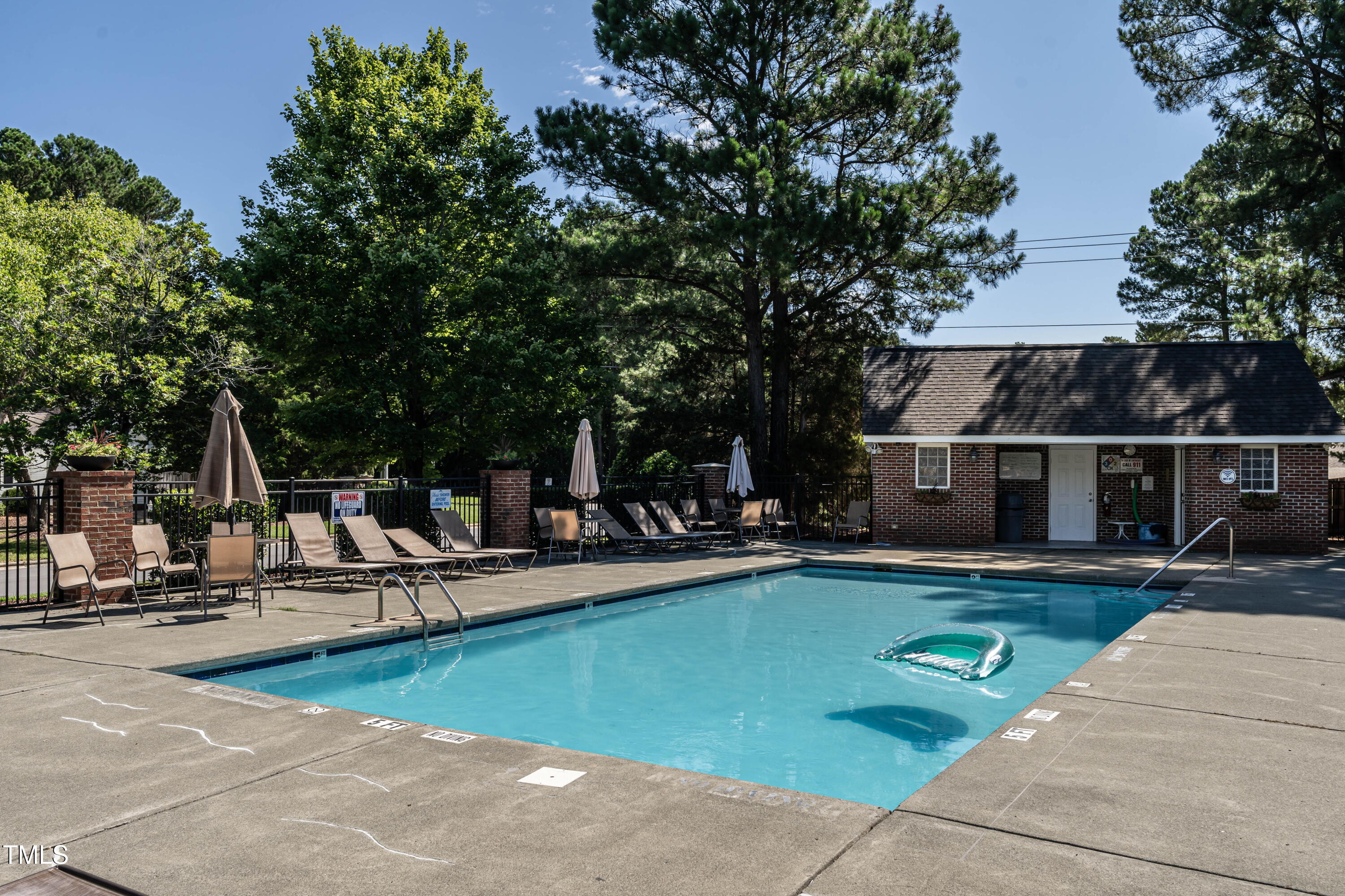 3045 Creek Moss Avenue