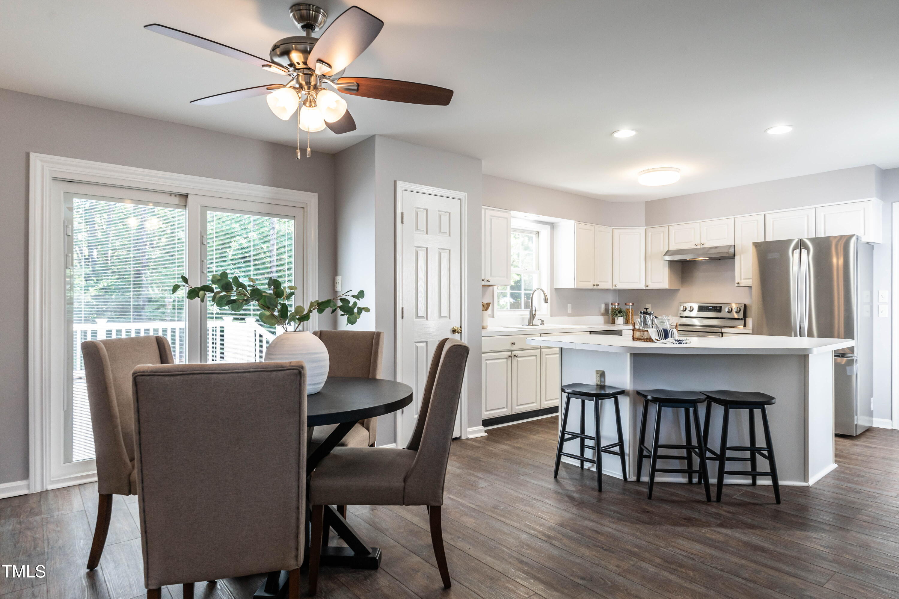 3045 Creek Moss Avenue