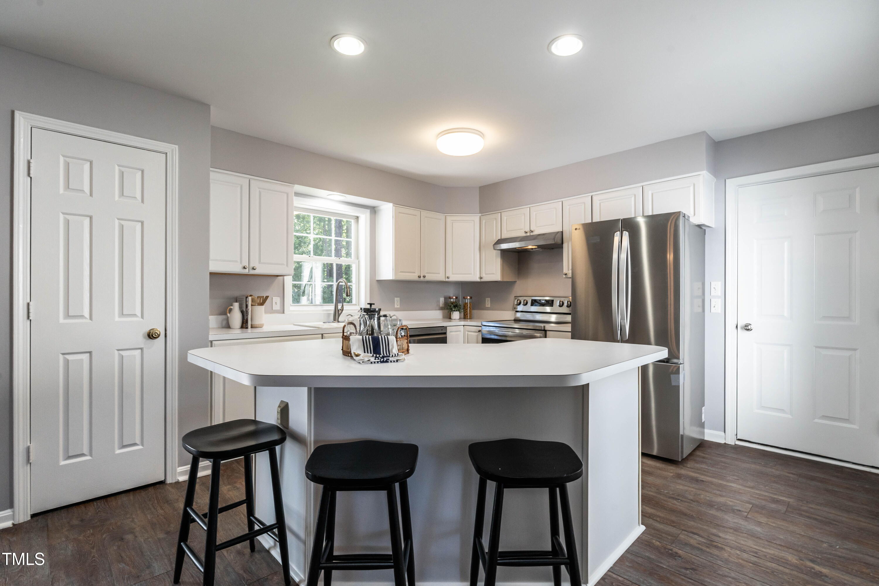 3045 Creek Moss Avenue