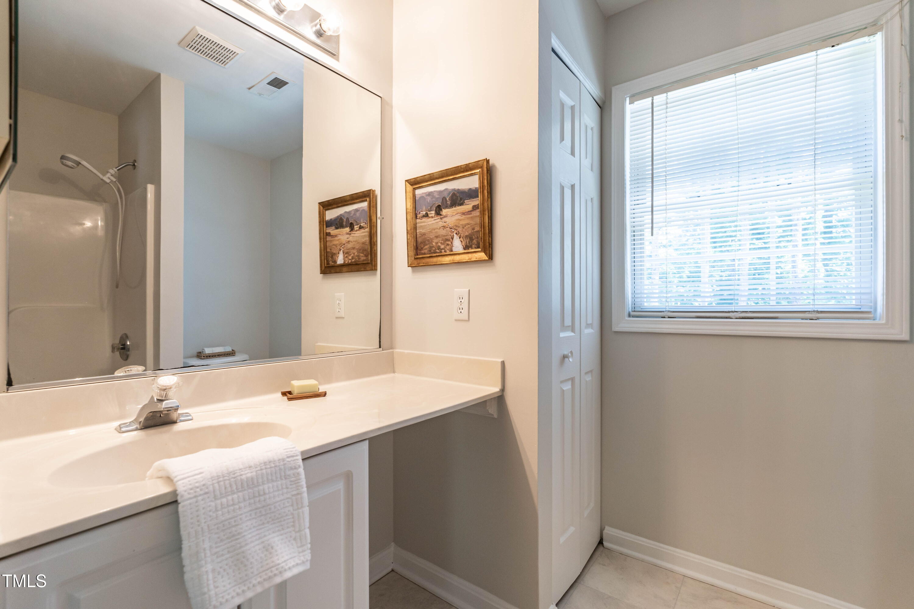 3045 Creek Moss Avenue