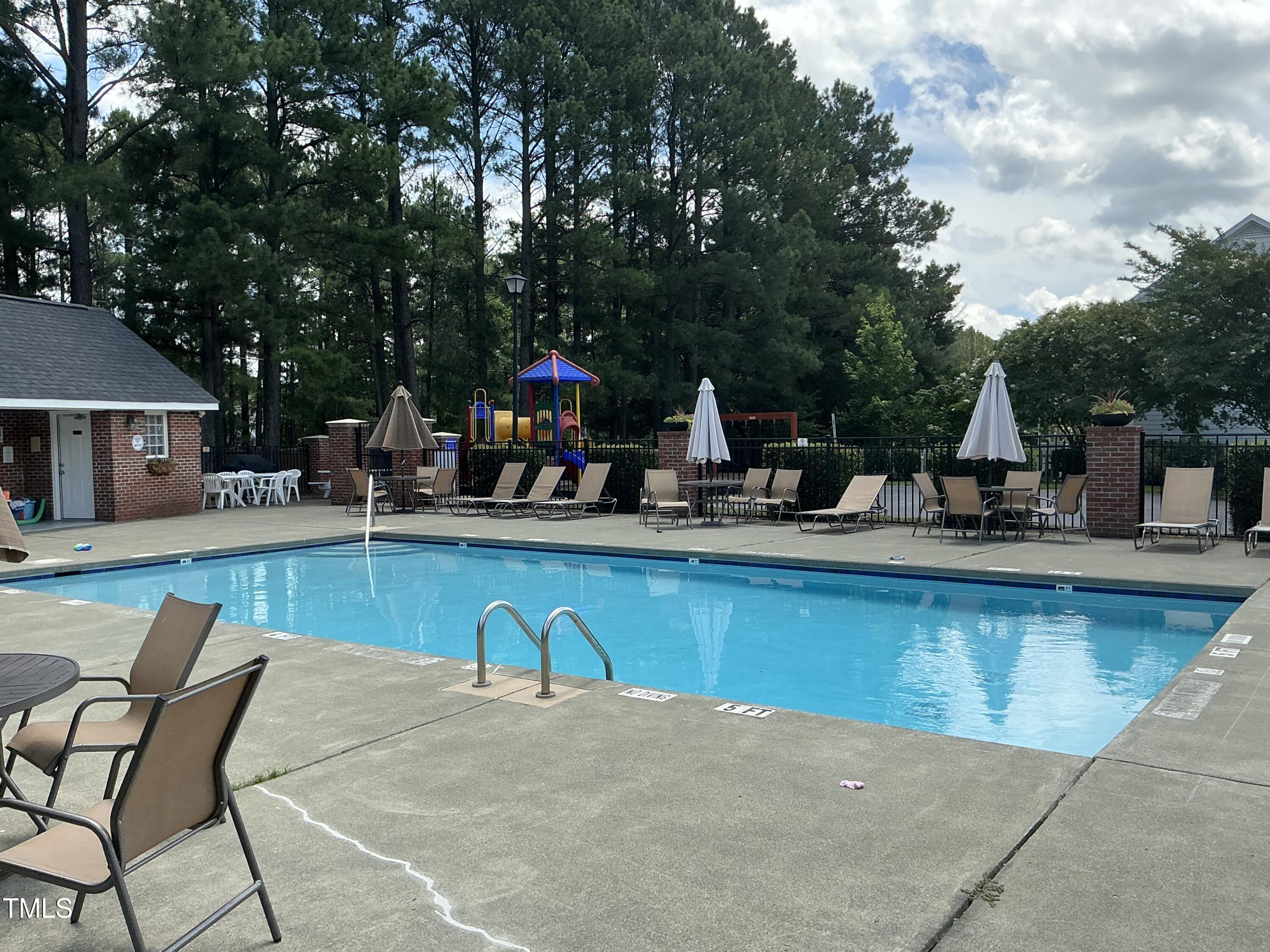 3045 Creek Moss Avenue