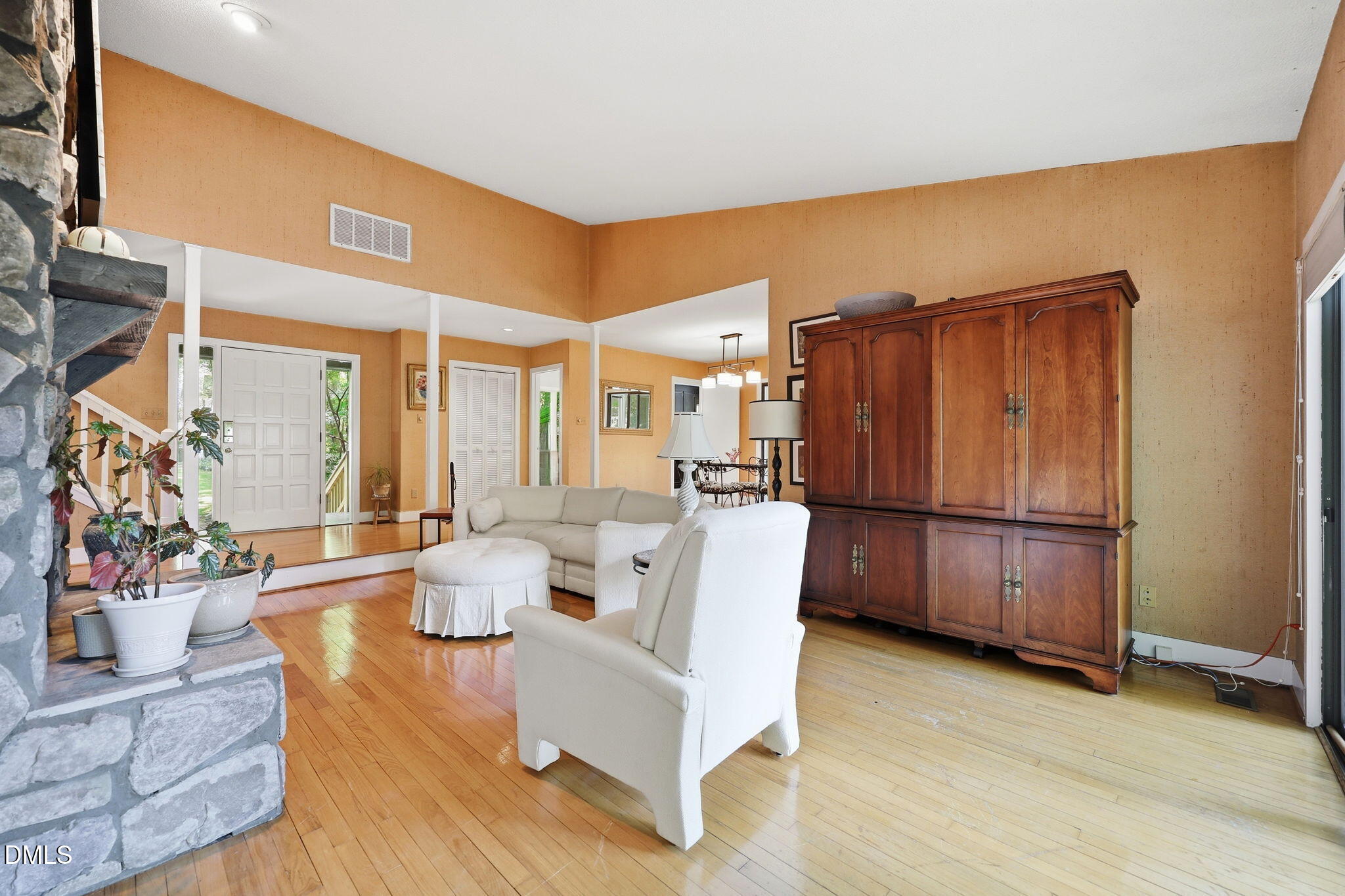 6101 Dresden Lane