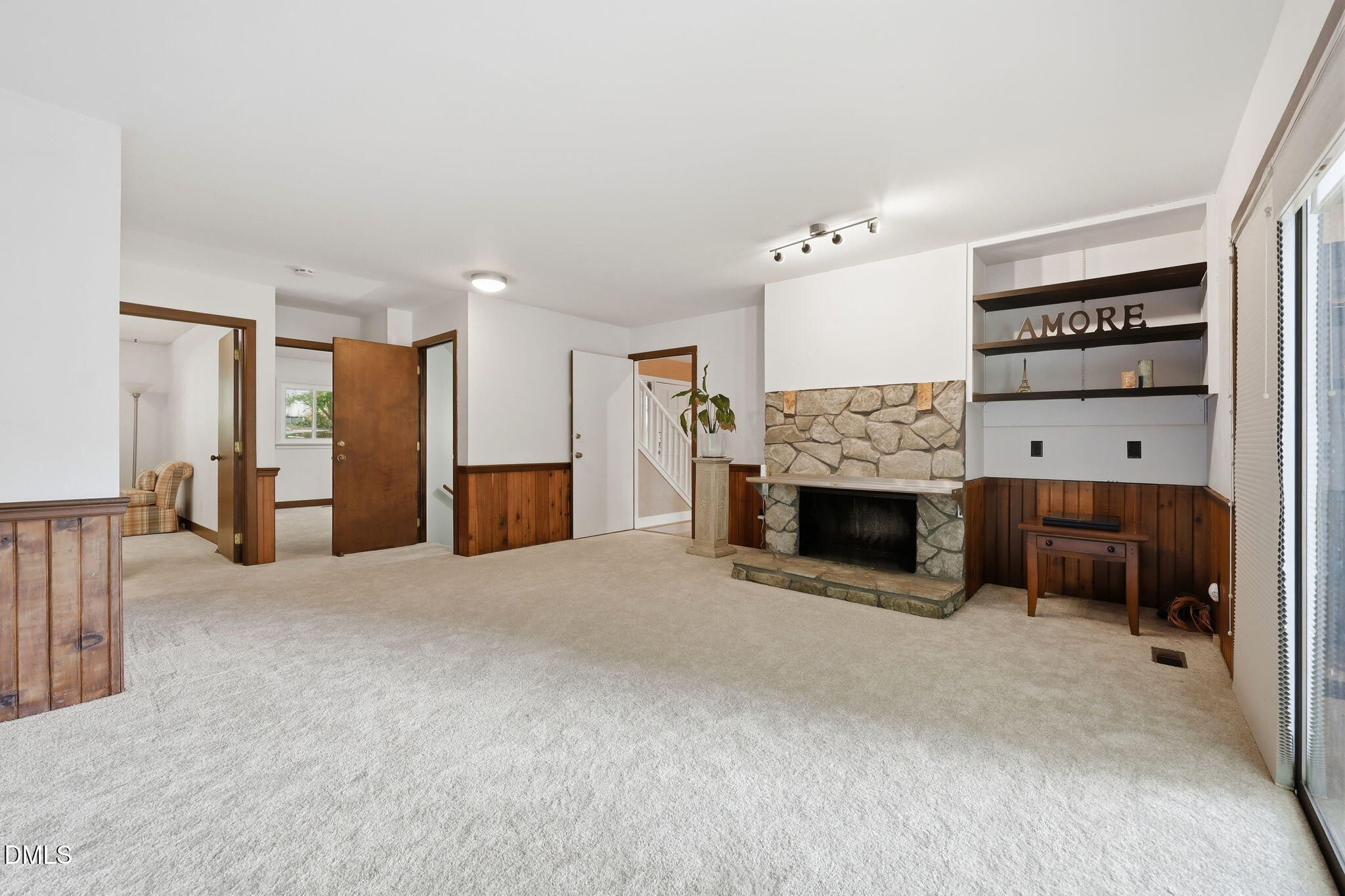 6101 Dresden Lane