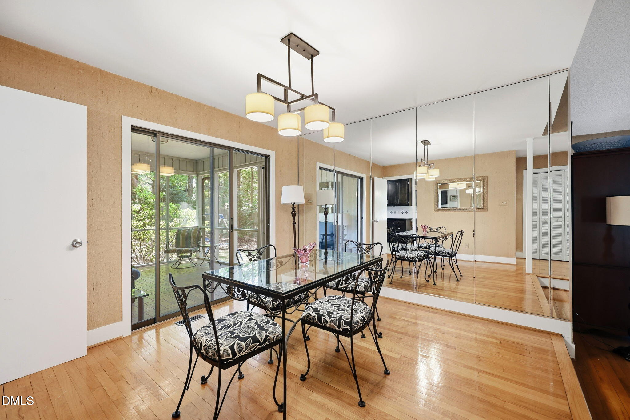 6101 Dresden Lane