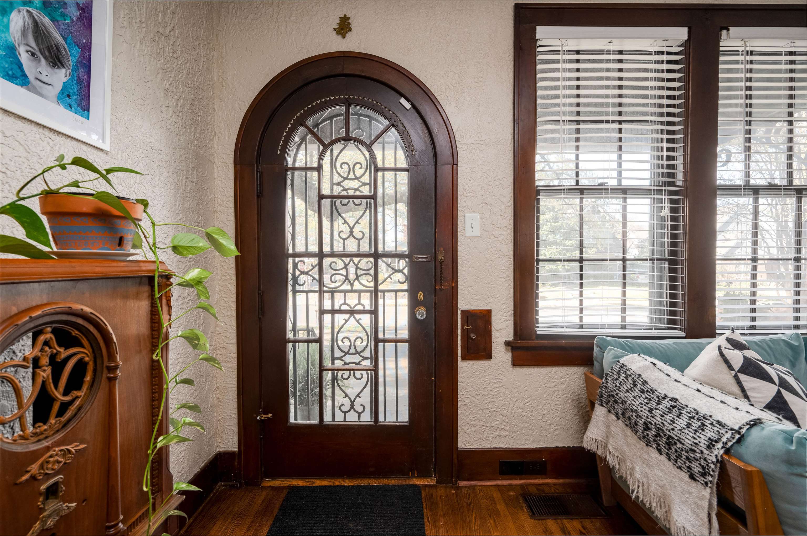 1553 EASTMORELAND AVE