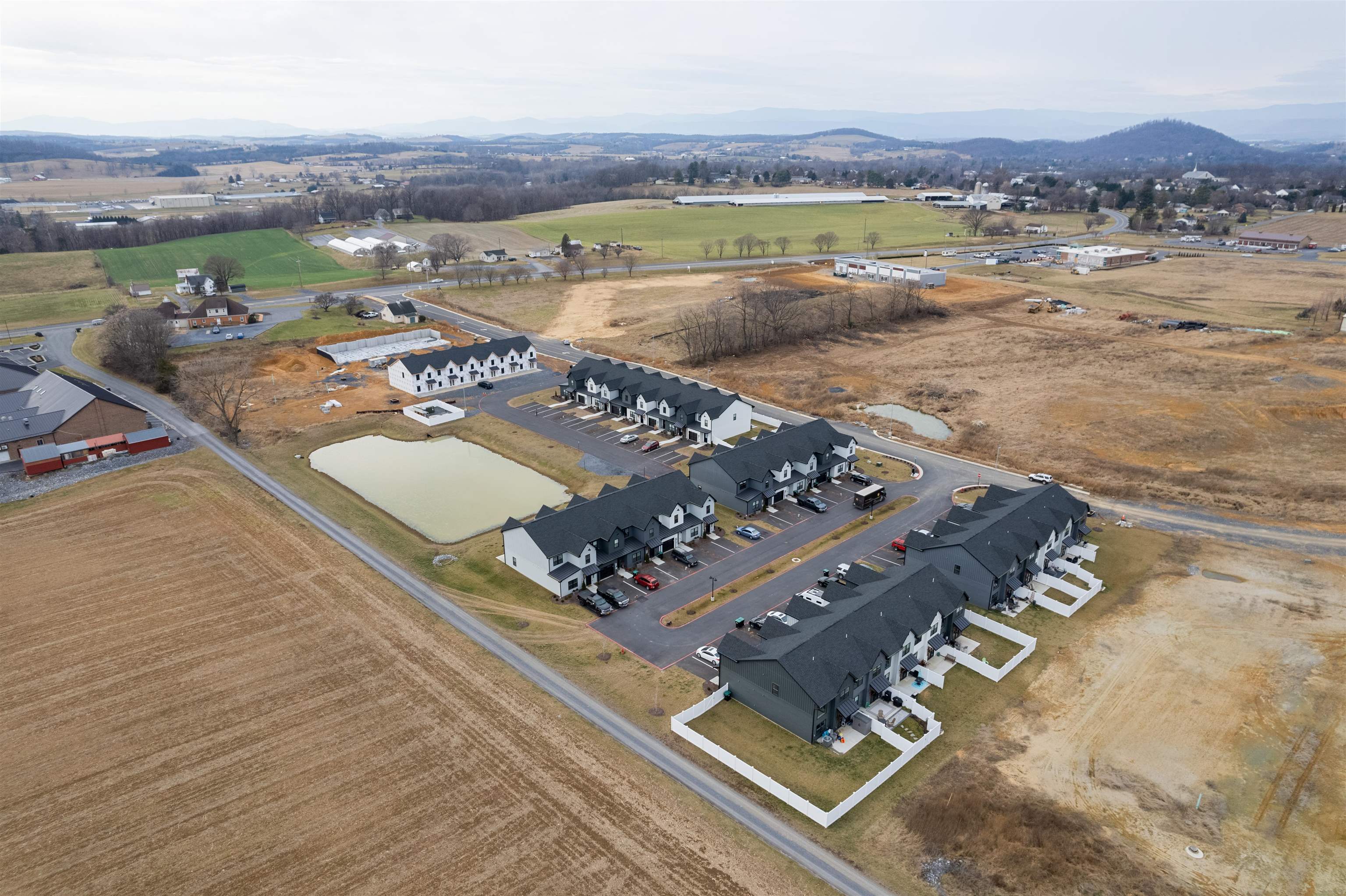 26 PRAIRIE CT