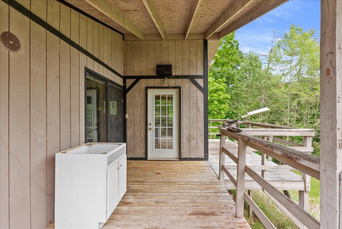 570 ALPINE WAY
