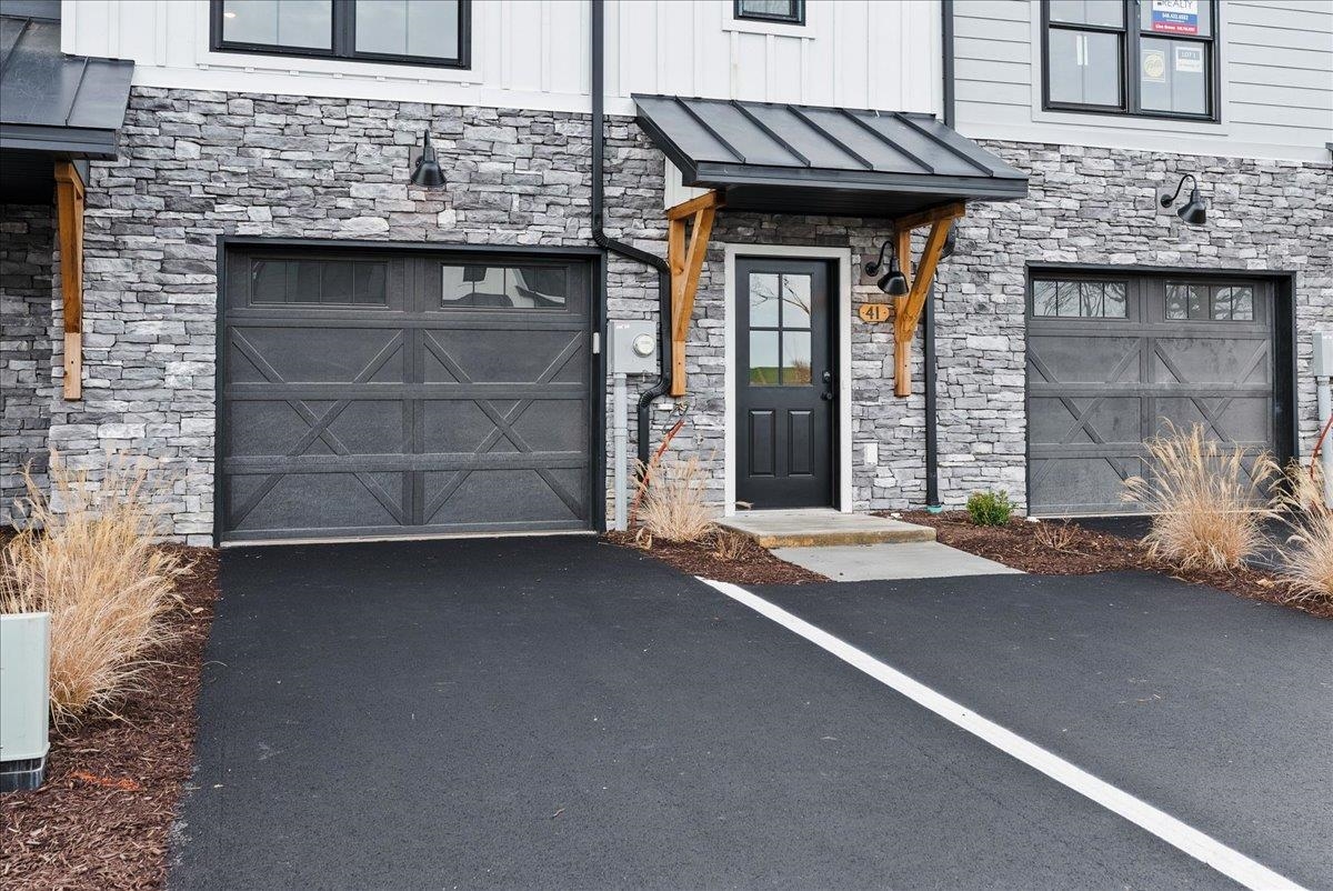 45 PRAIRIE CT