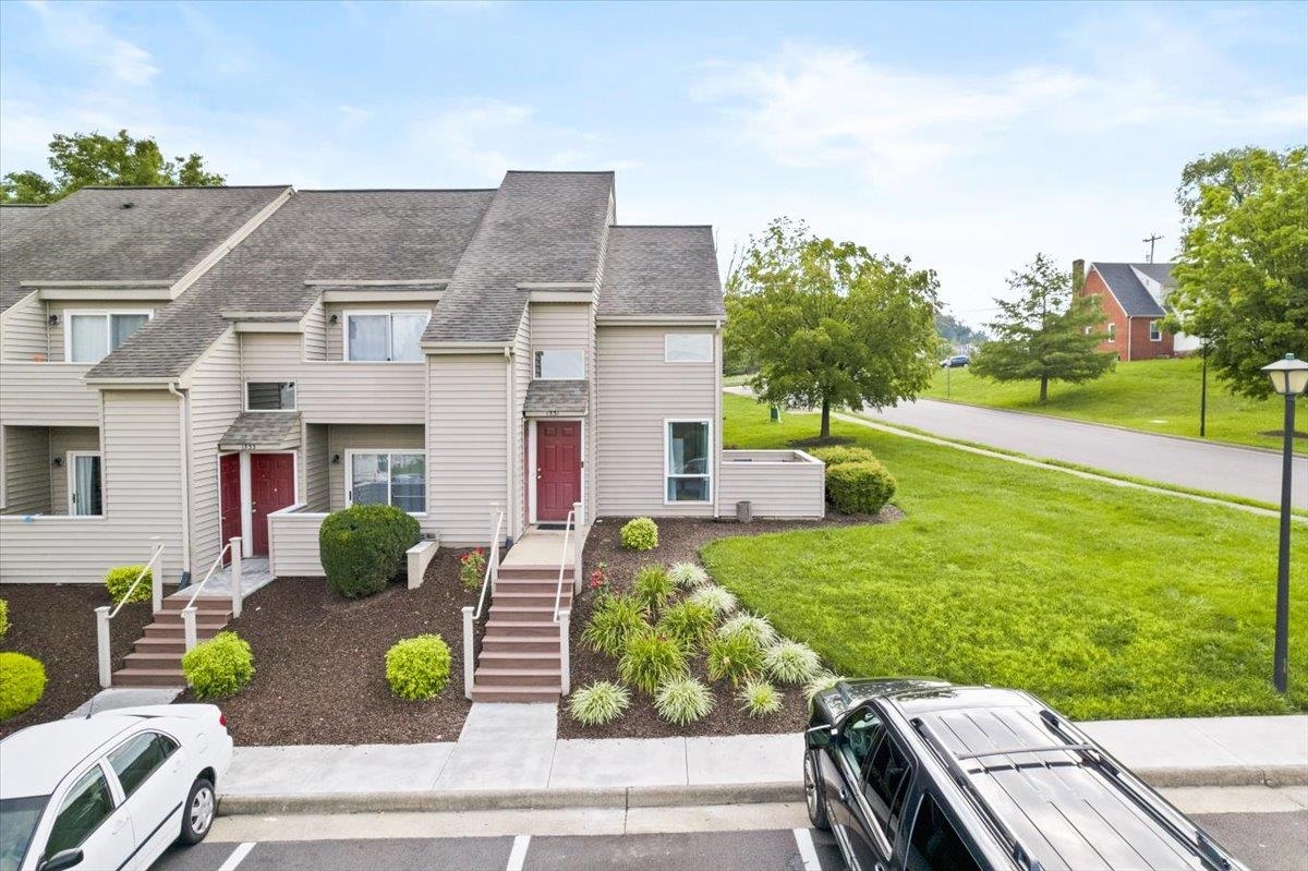 1331 BRADLEY DR