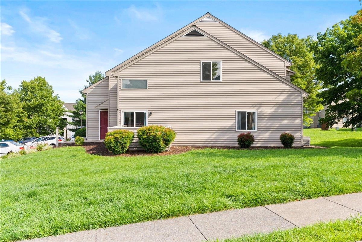 1331 BRADLEY DR