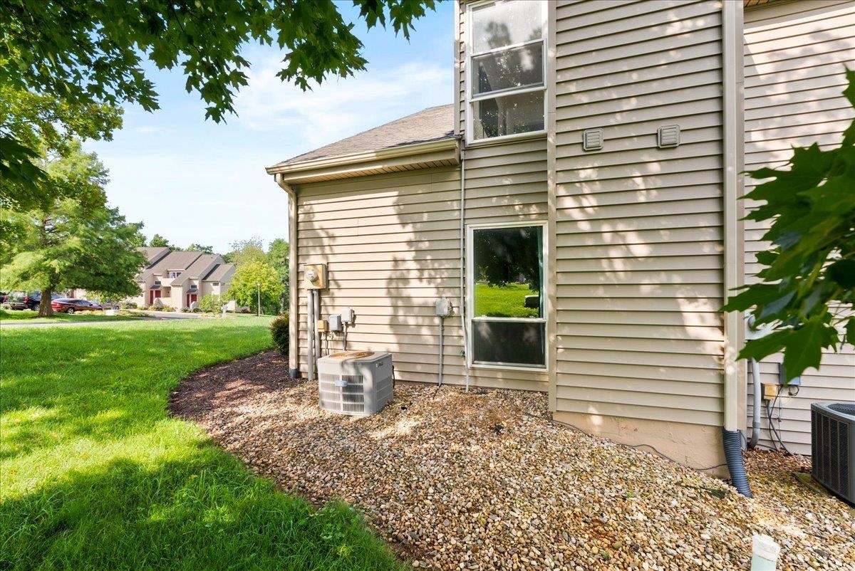 1331 BRADLEY DR