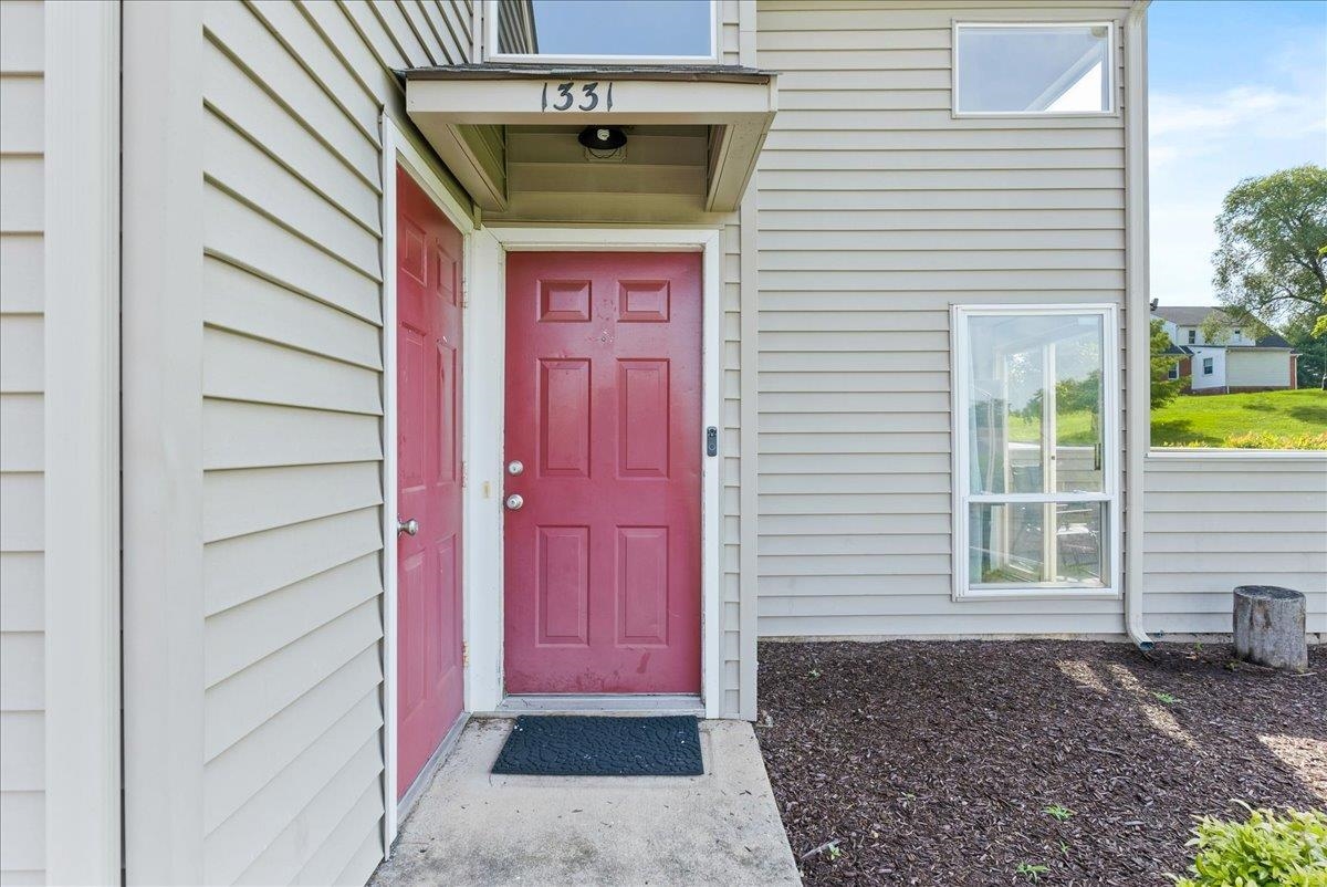 1331 BRADLEY DR