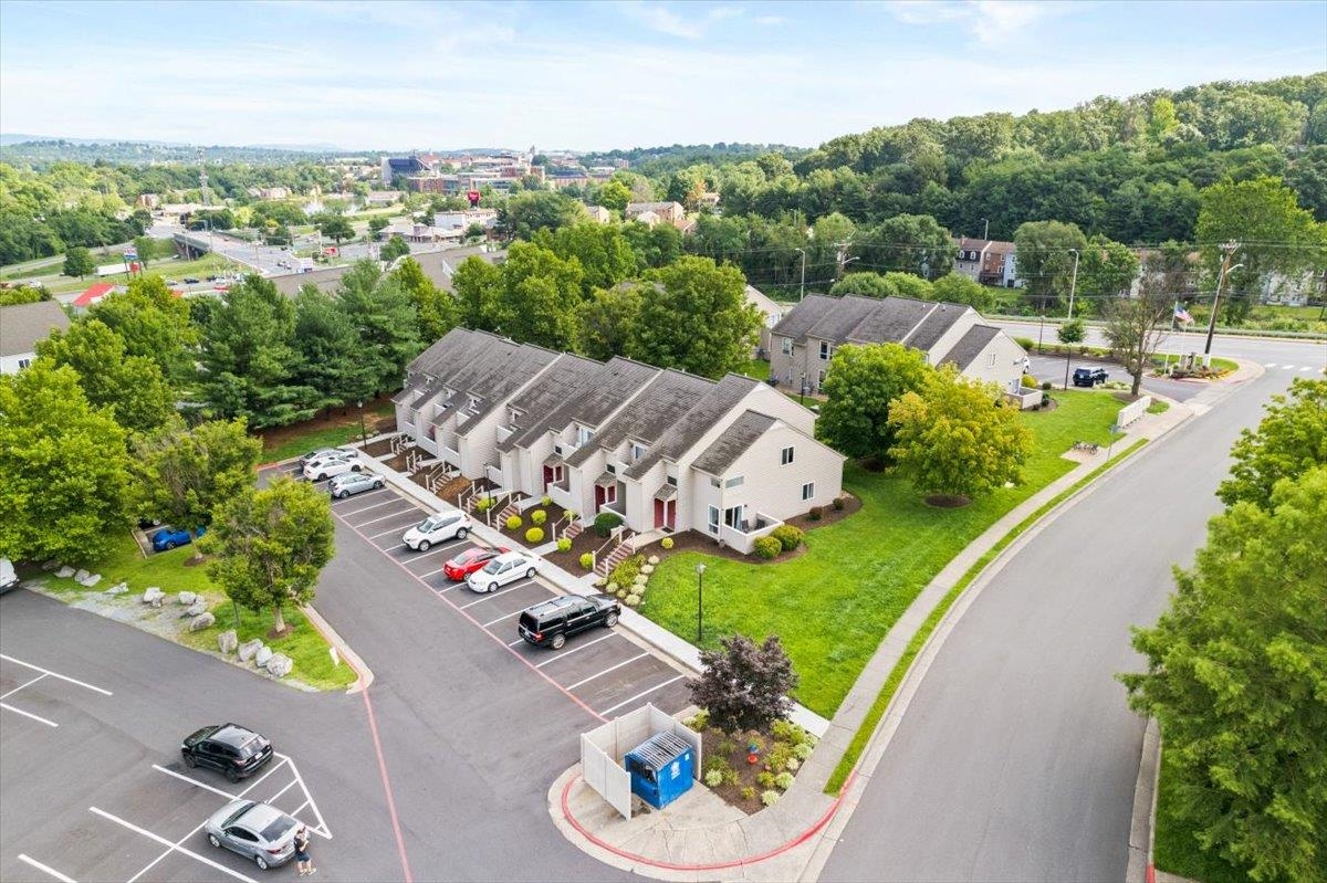 1331 BRADLEY DR