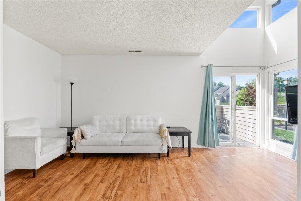 1331 BRADLEY DR