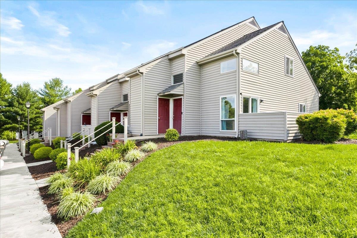 1331 BRADLEY DR