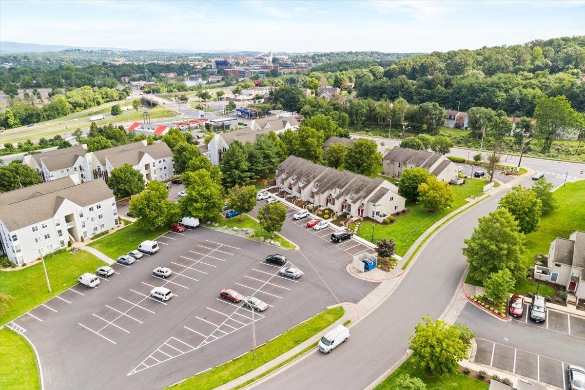 1331 BRADLEY DR