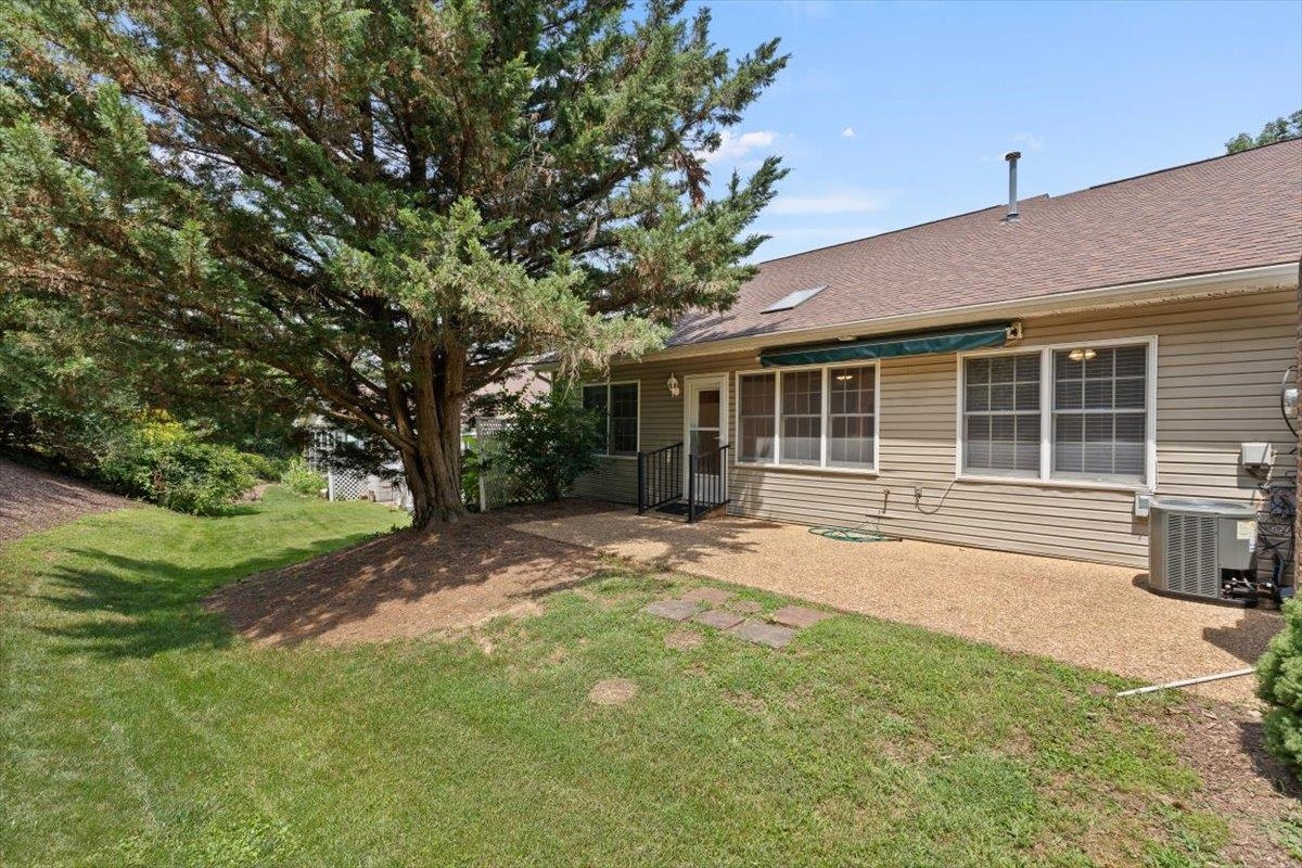244 EMERALD DR
