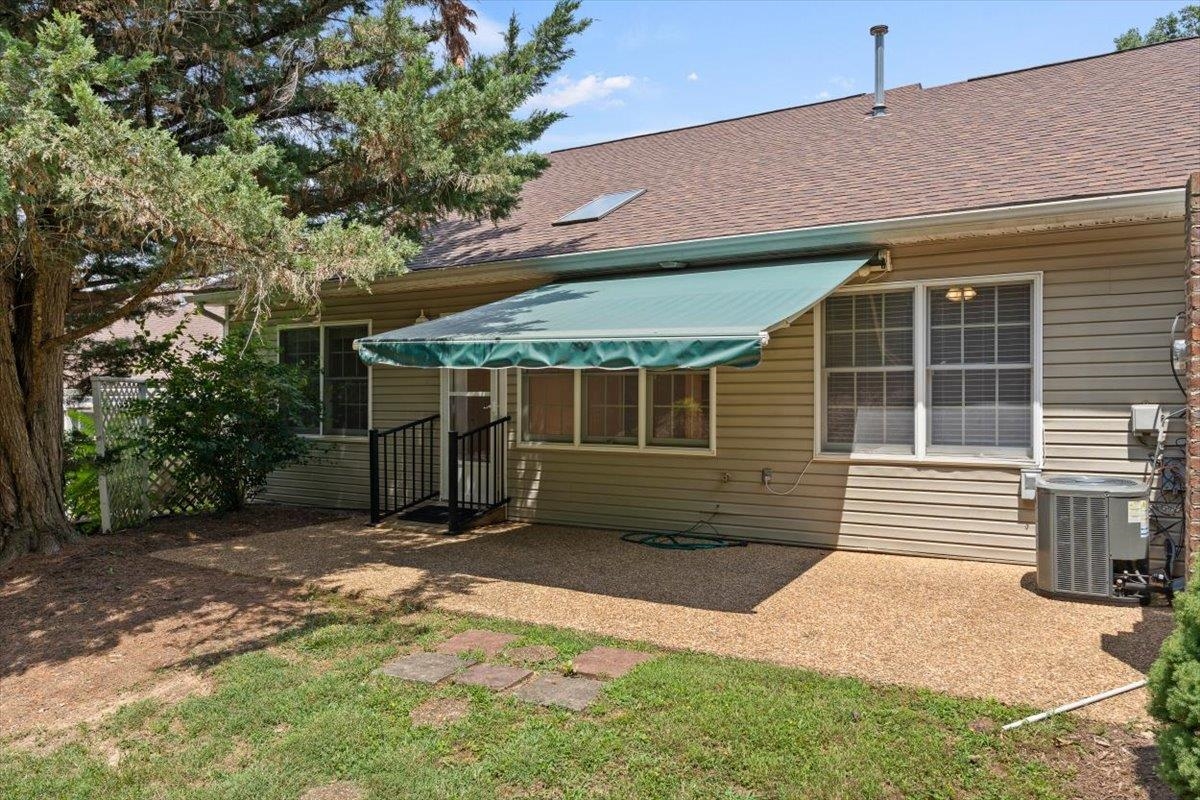 244 EMERALD DR