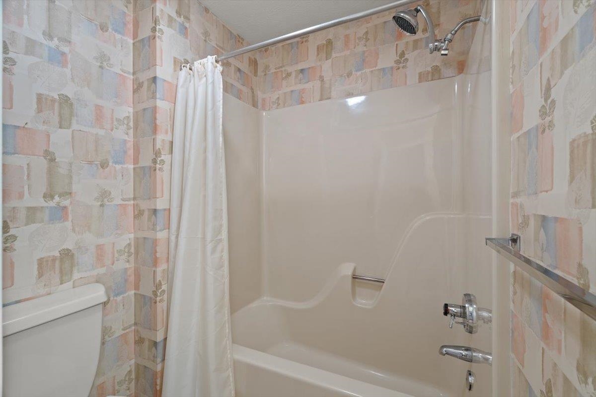 244 EMERALD DR