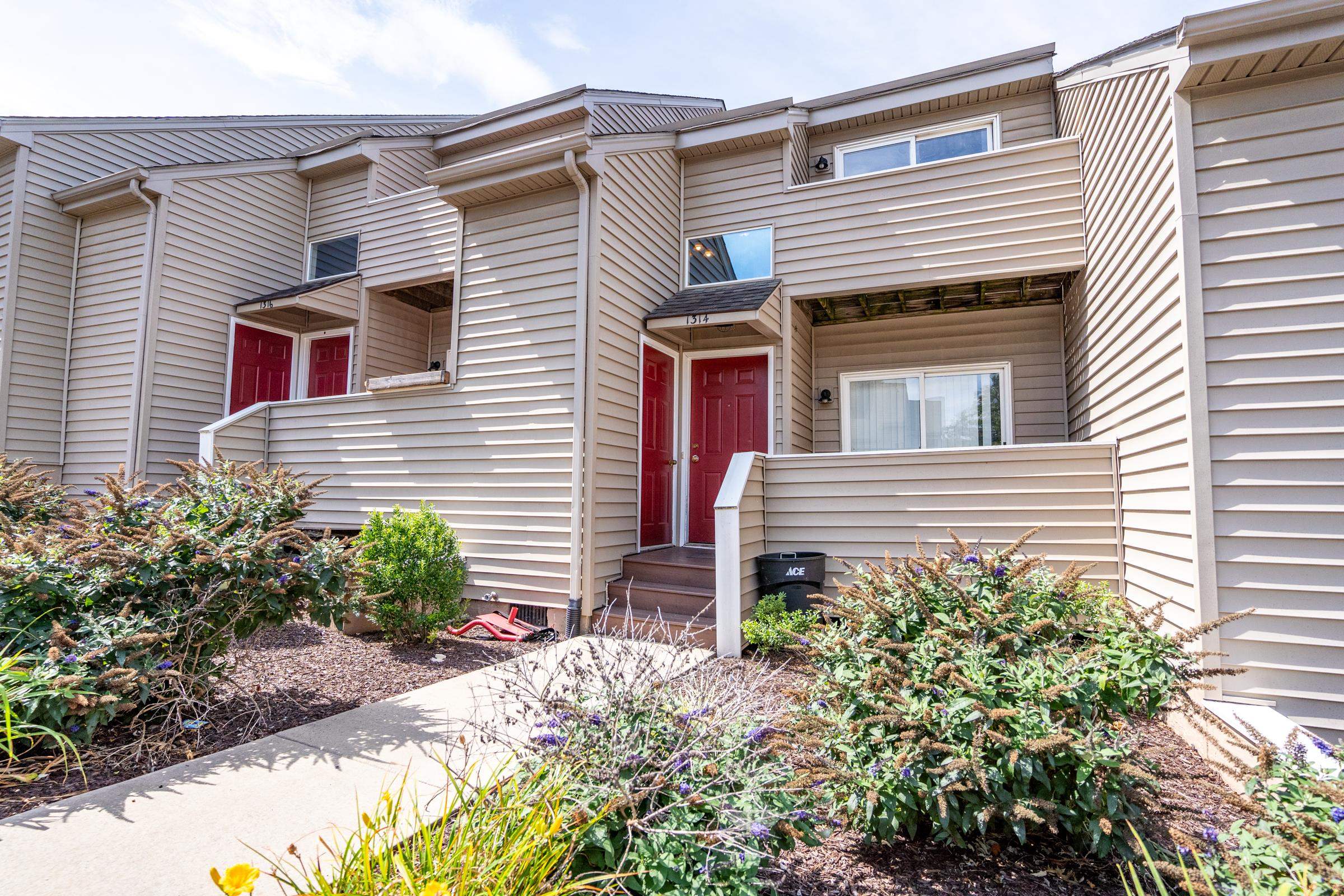 1314 BRADLEY DR