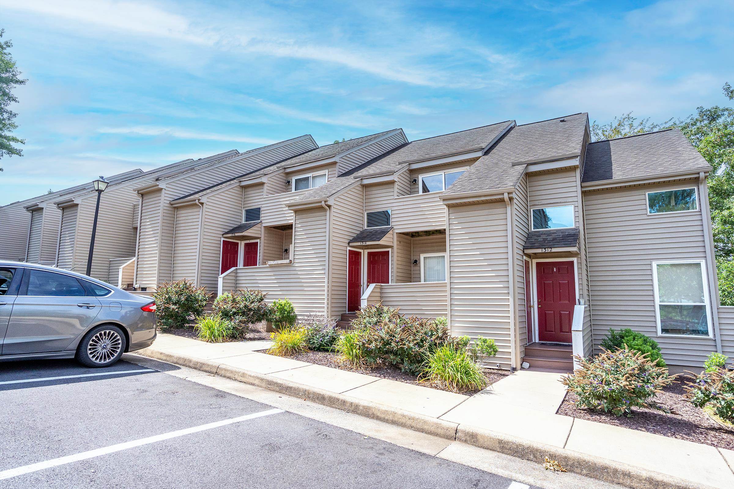 1314 BRADLEY DR