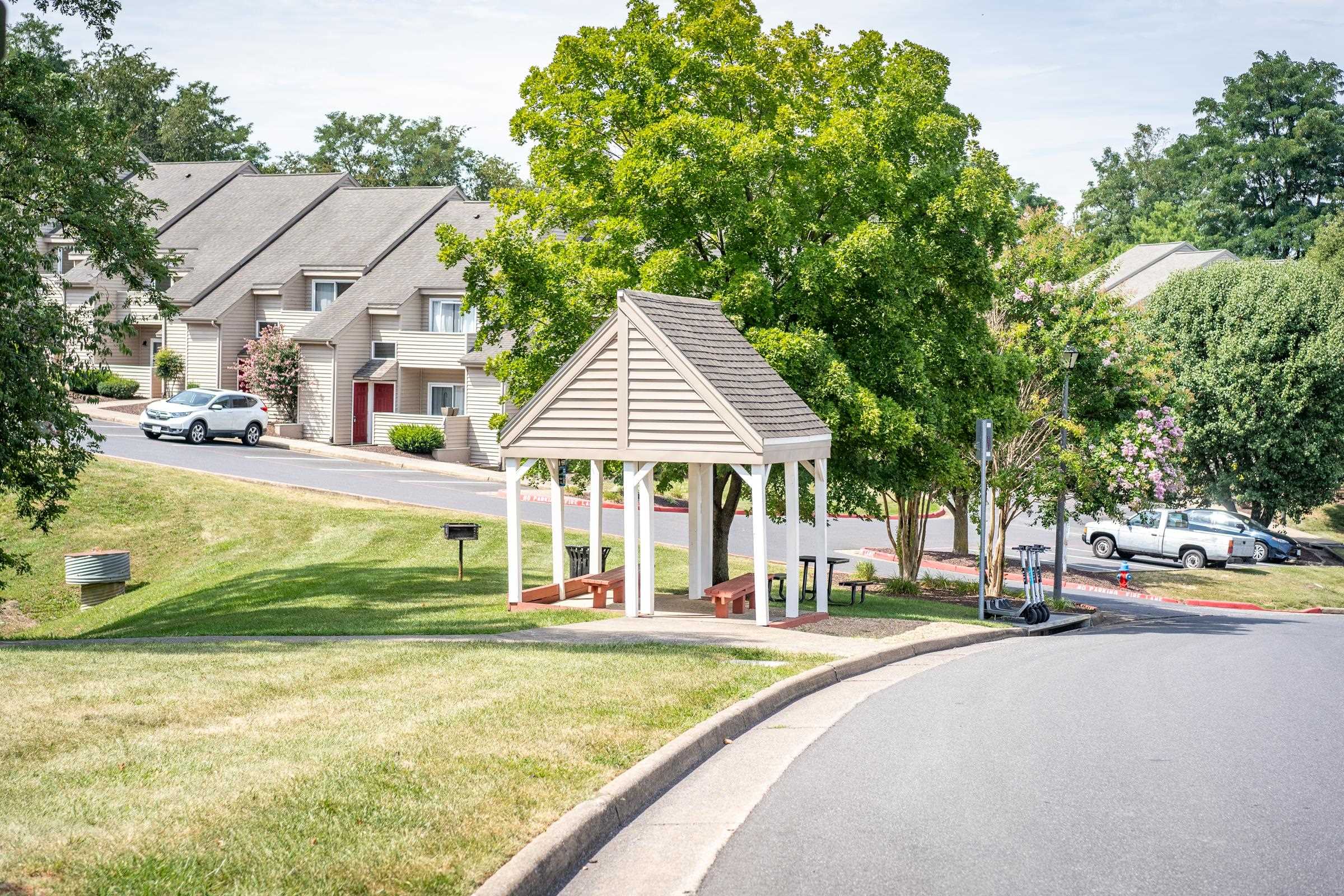 1314 BRADLEY DR