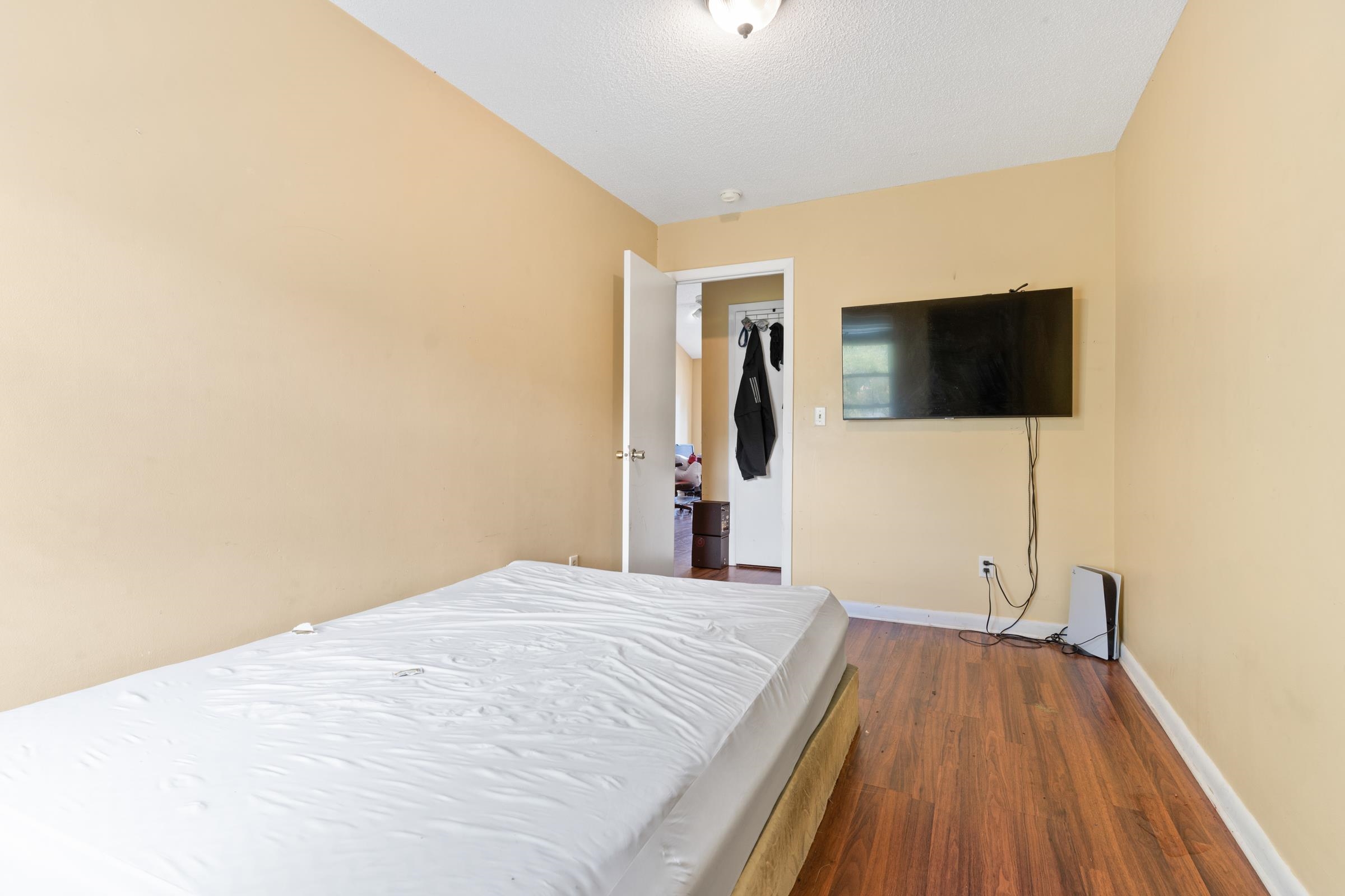 1314 BRADLEY DR