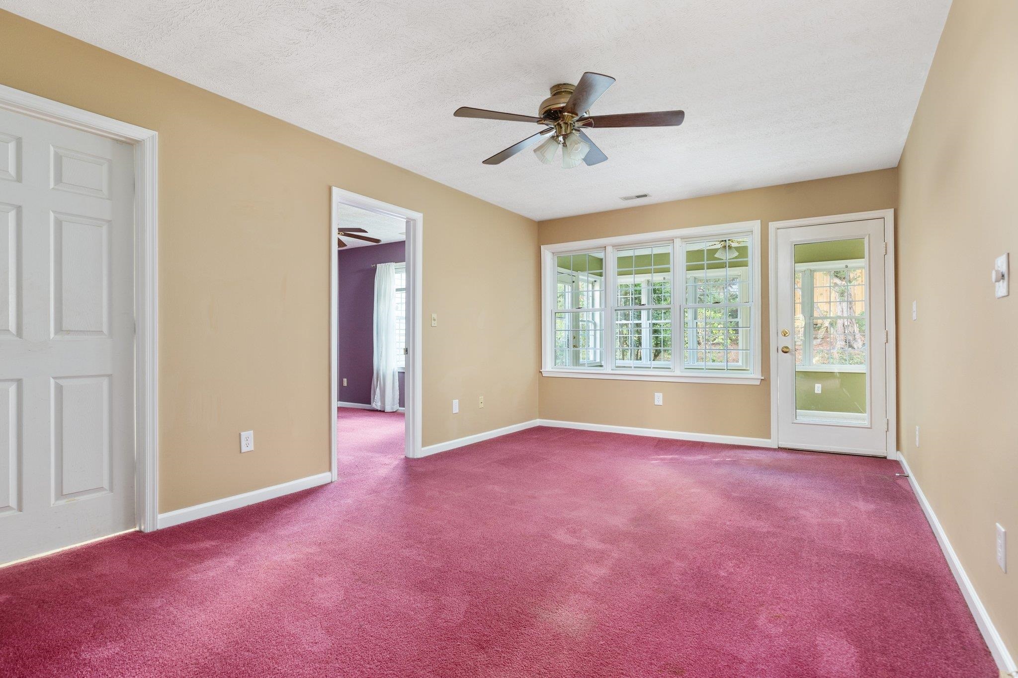 324 EMERALD DR