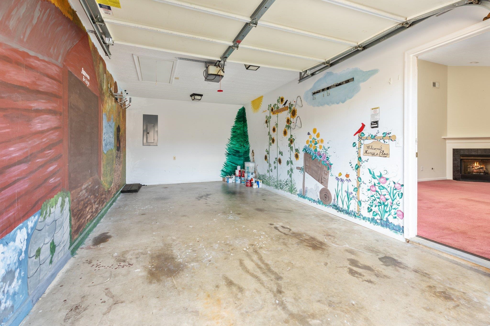 324 EMERALD DR