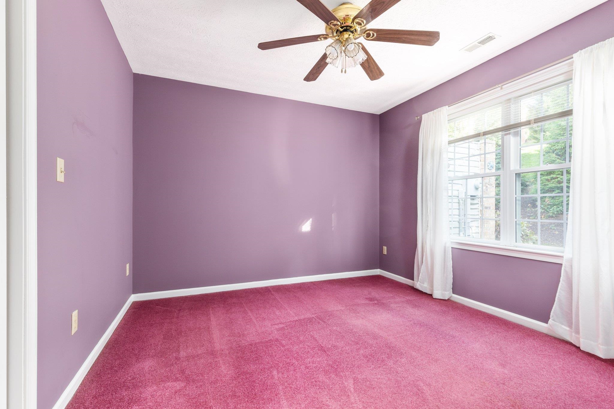 324 EMERALD DR