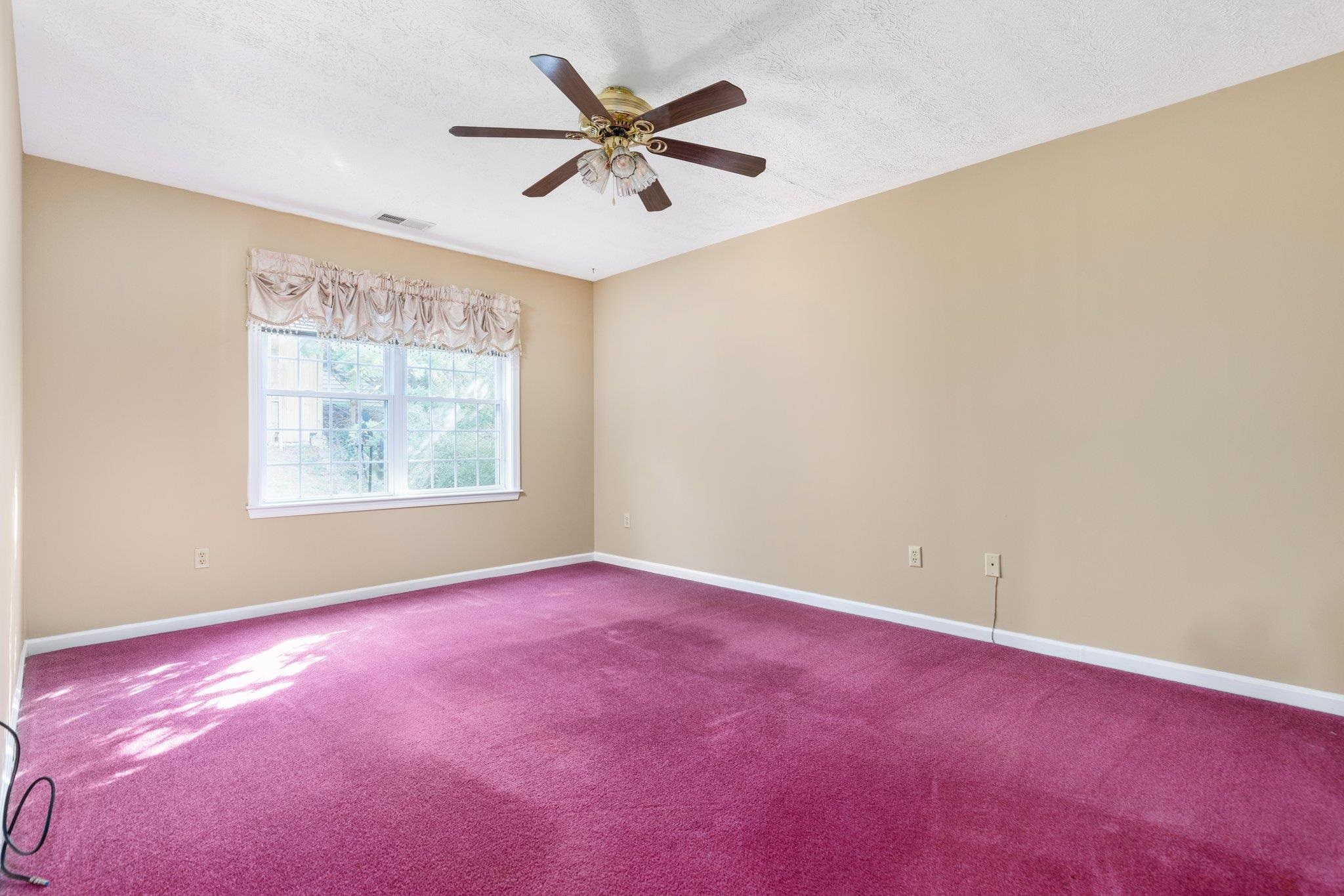 324 EMERALD DR