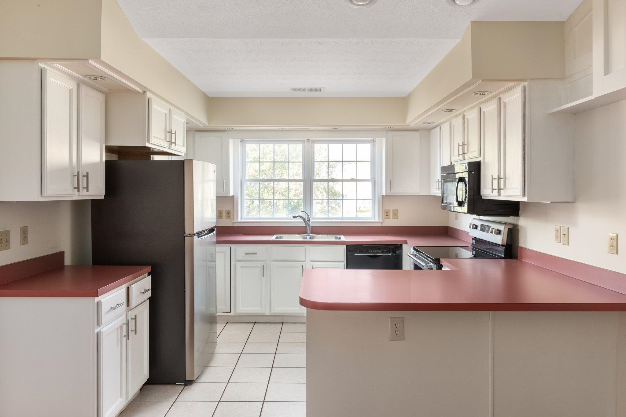 324 EMERALD DR