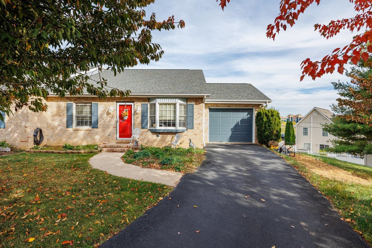 2398 MEADOW CT