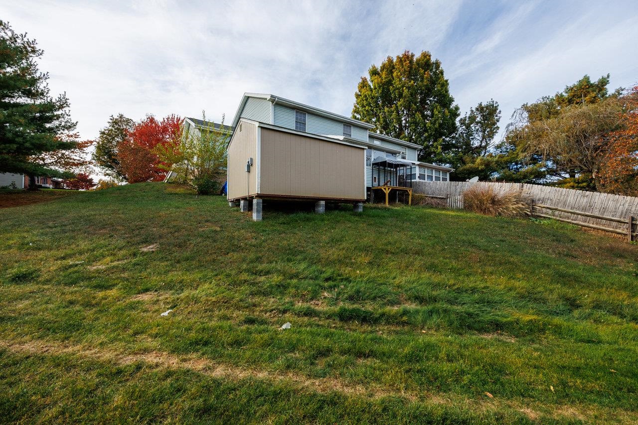 2398 MEADOW CT