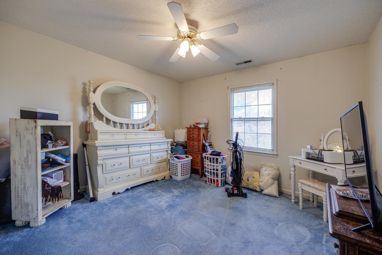 2398 MEADOW CT