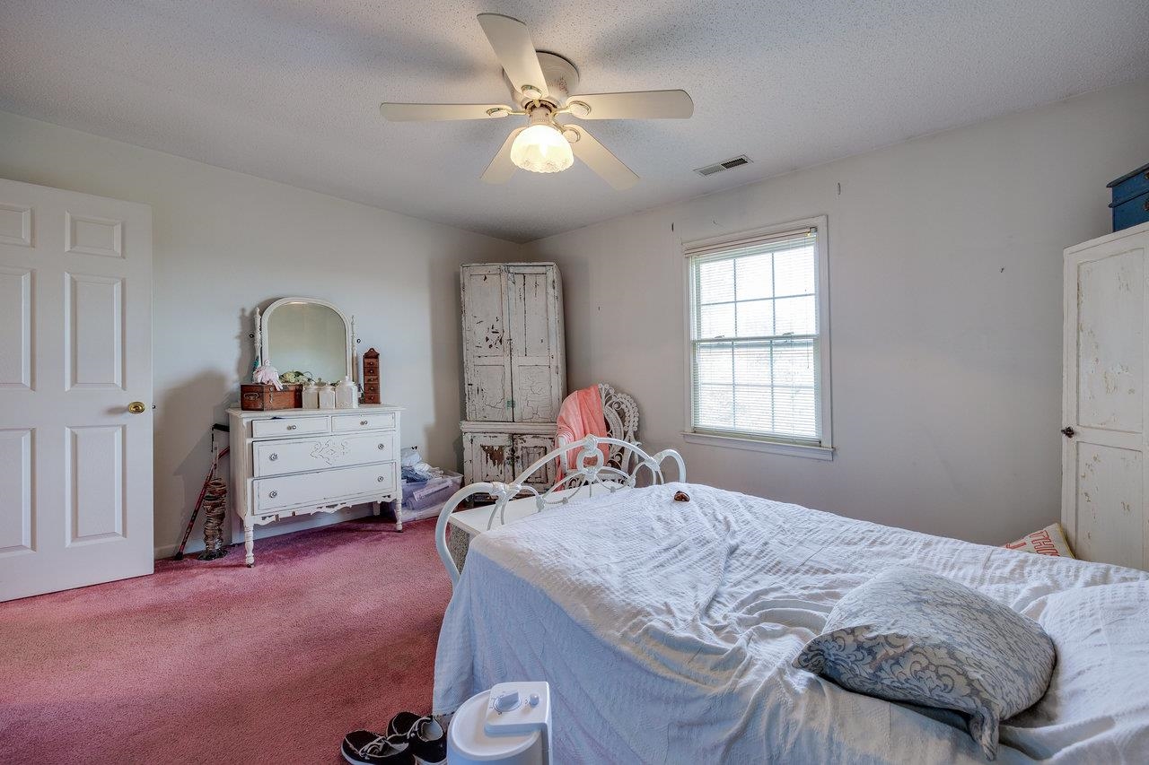 2398 MEADOW CT