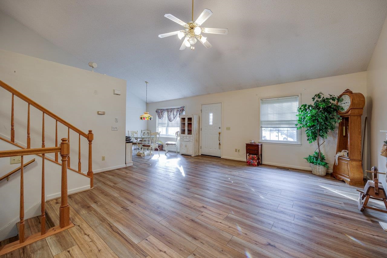 2398 MEADOW CT