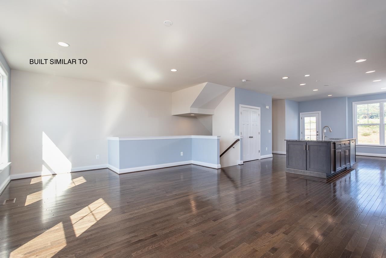 25 PRAIRIE CT