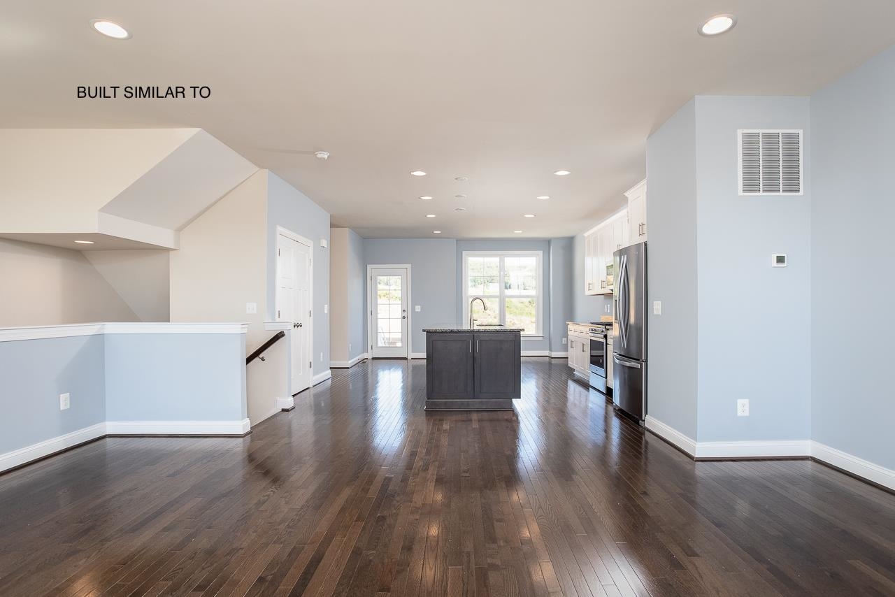 25 PRAIRIE CT