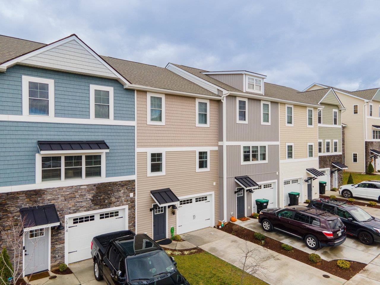 2910 BELGIAN DR