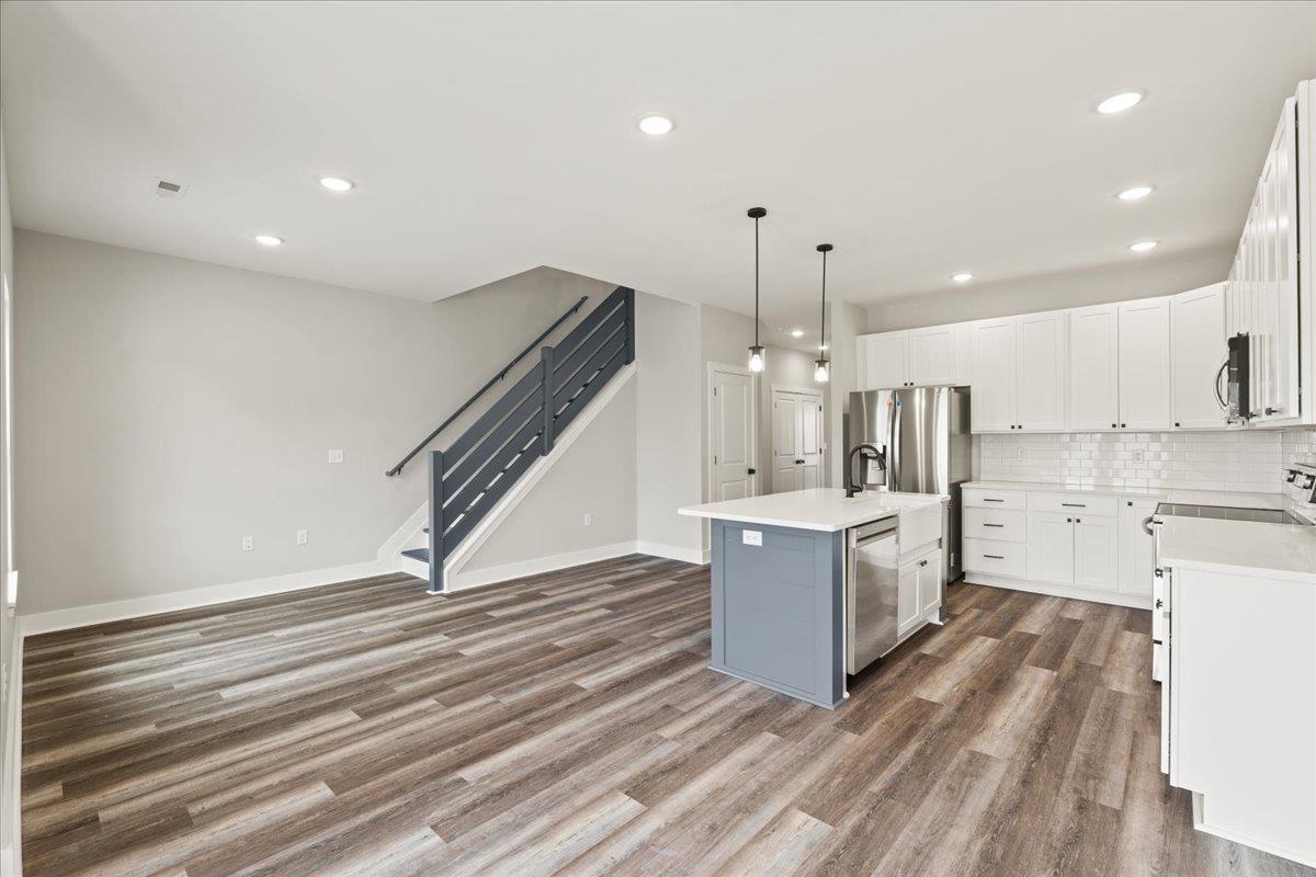 18 PRAIRIE CT