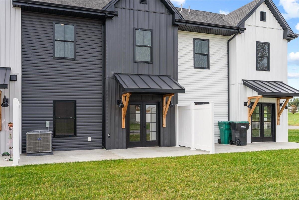 6 PRAIRIE CT