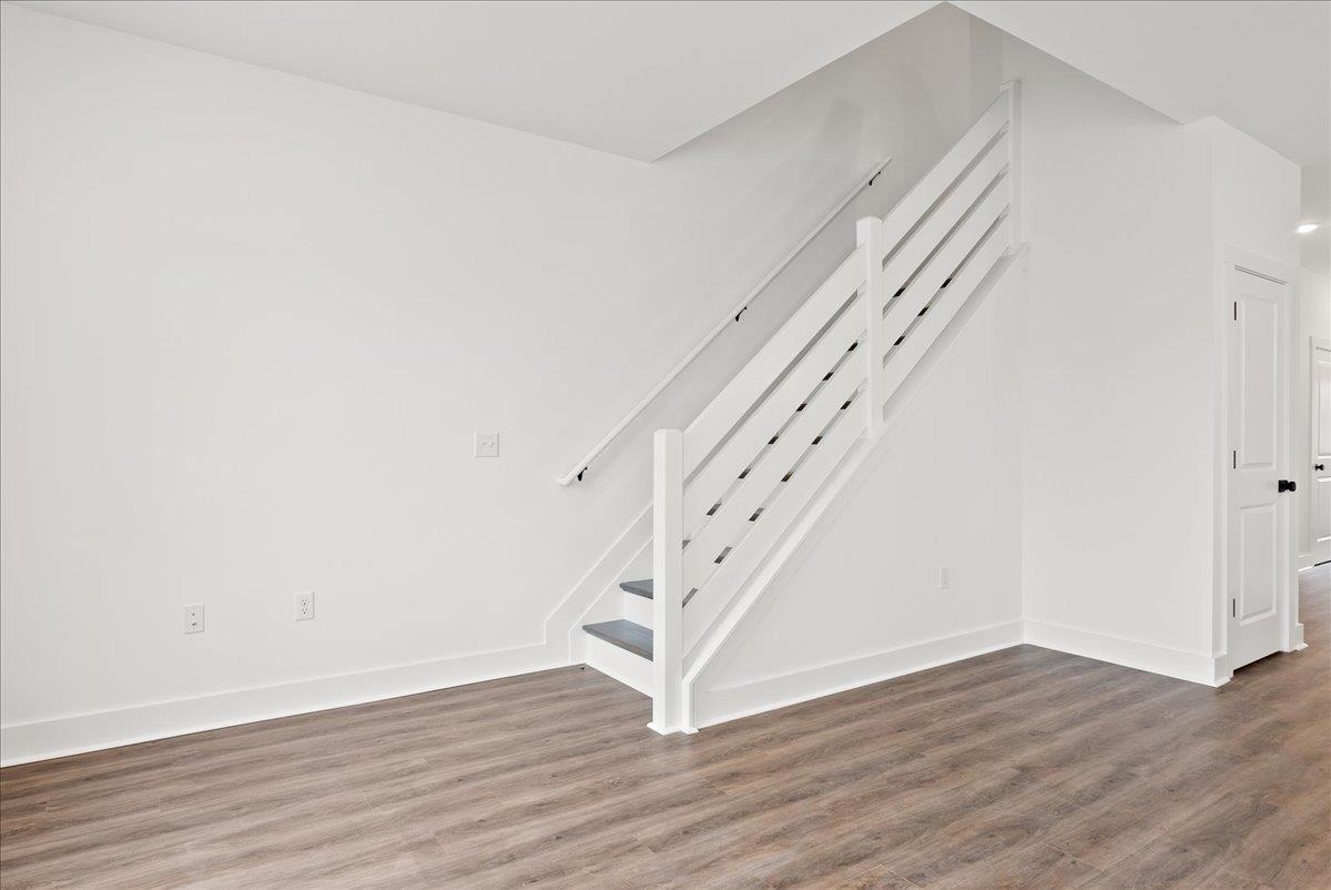 6 PRAIRIE CT