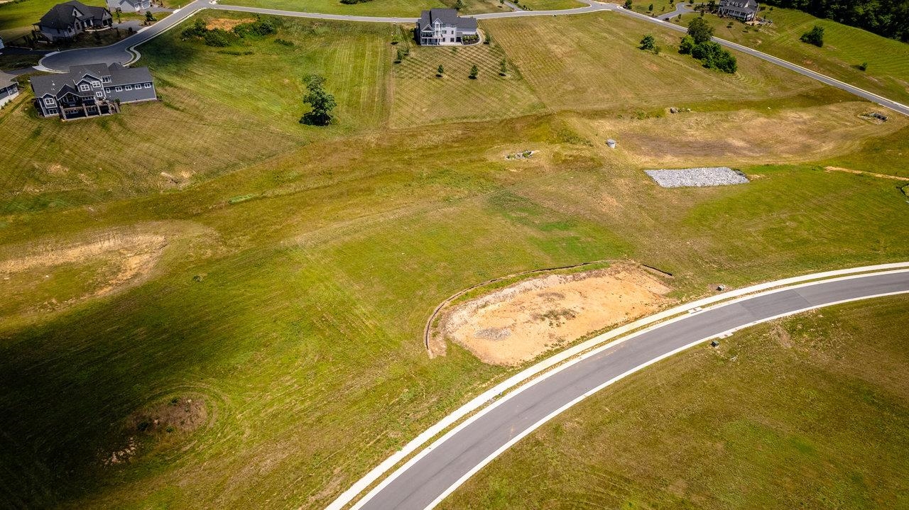 2580 HUNTINGTON SPRINGS DR