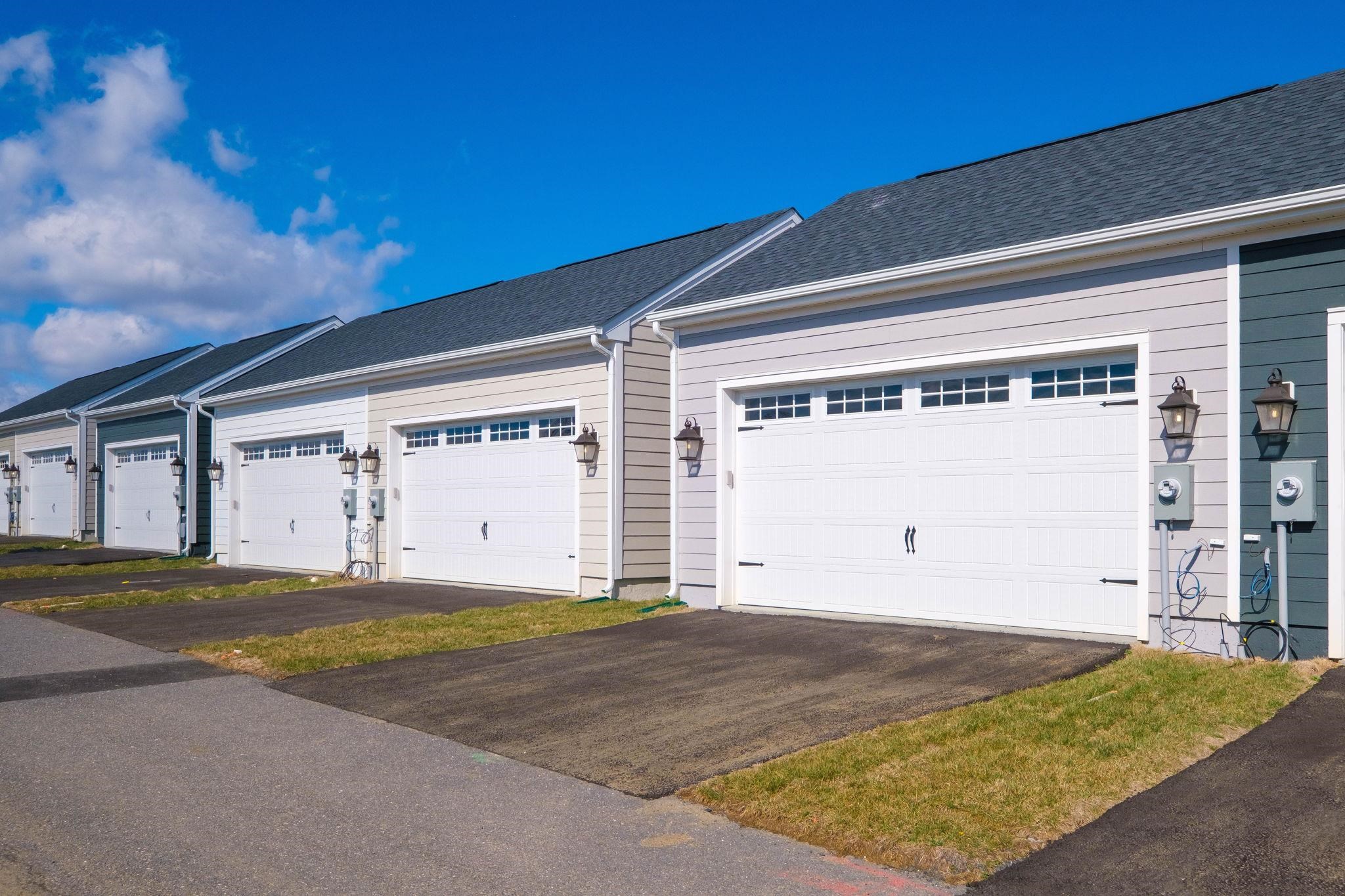 3288 CHARLESTON BLVD Unit: 17D