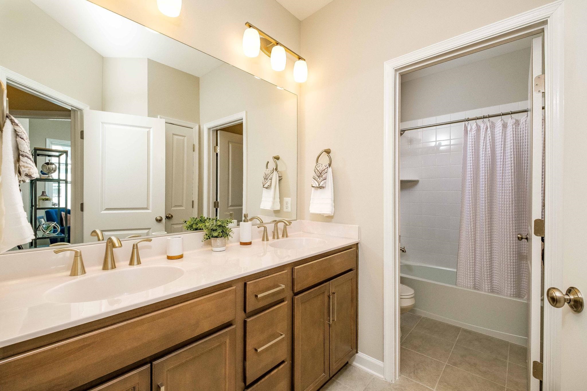 3288 CHARLESTON BLVD Unit: 17D