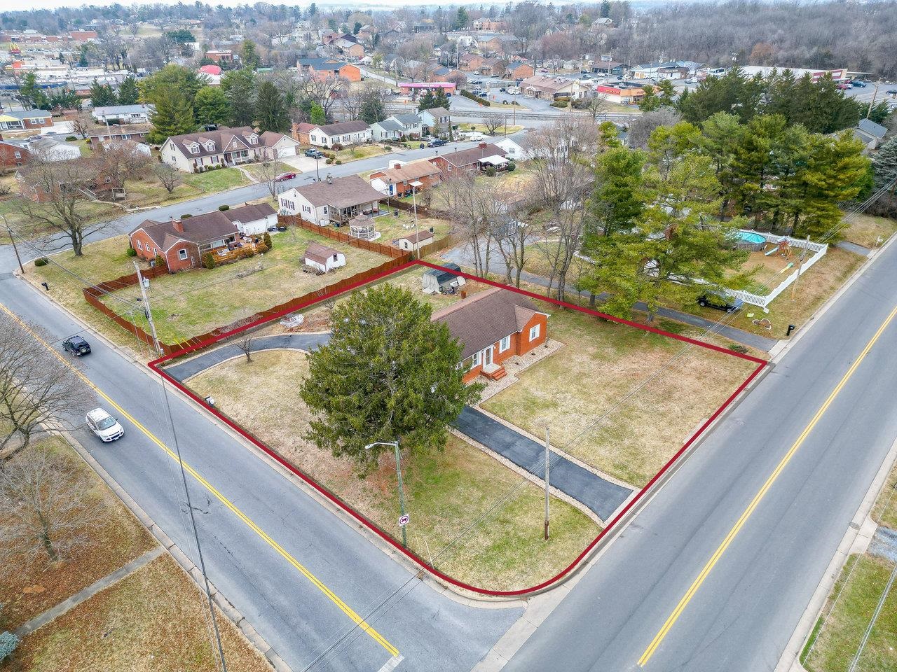 817 COUNTRY CLUB RD