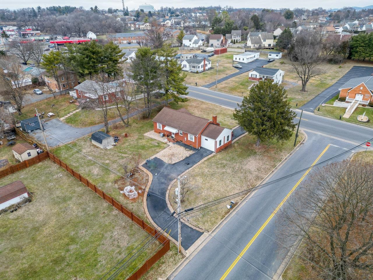 817 COUNTRY CLUB RD